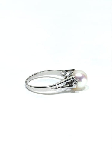 Bague 53 Bague en or blanc 18 carats avec perle et diamants 58 Facettes 1714229