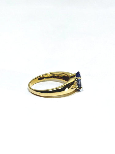 Bague 55 Bague en or jaune avec saphir clair et diamants 58 Facettes 1714237
