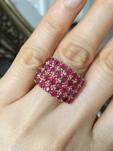 Bague 49 Bague rectangulaire en or jaune 18K et rubis birmans 58 Facettes 236