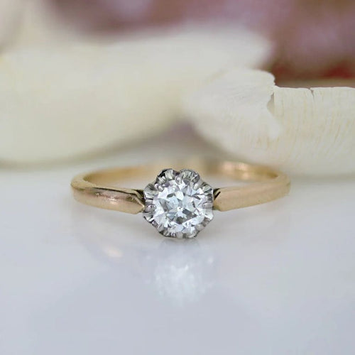 Bague 47 Bague solitaire ancienne en or jaune 18 carats et diamant 58 Facettes 25-072B