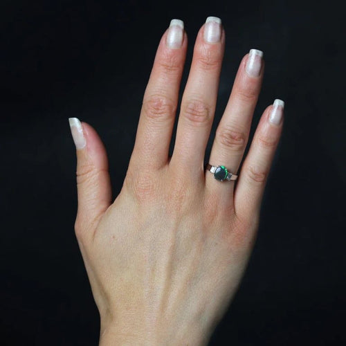 Bague 51 Bague opale noire et diamants en or blanc 18 carats 58 Facettes 25-086