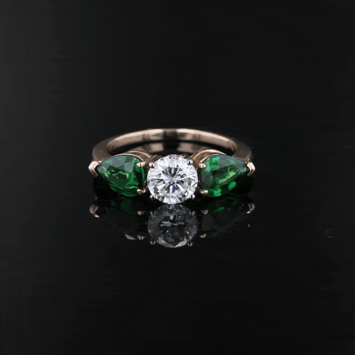 Bague 54 Création Baume - Bague trilogie en or jaune avec diamant et tsavorites 58 Facettes 24-064