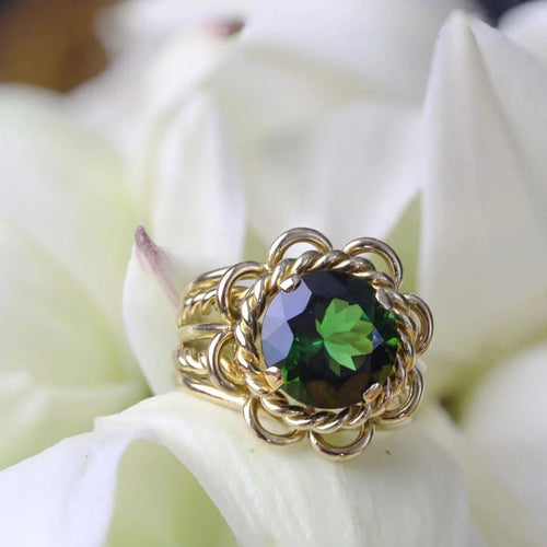 Bague 53 Bague vintage en or jaune 18 carats et tourmaline verte 58 Facettes 23-259
