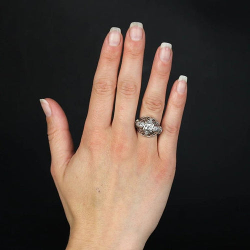 Bague 52 Bague dôme vintage en or blanc 18 carats et diamants 58 Facettes 21-739