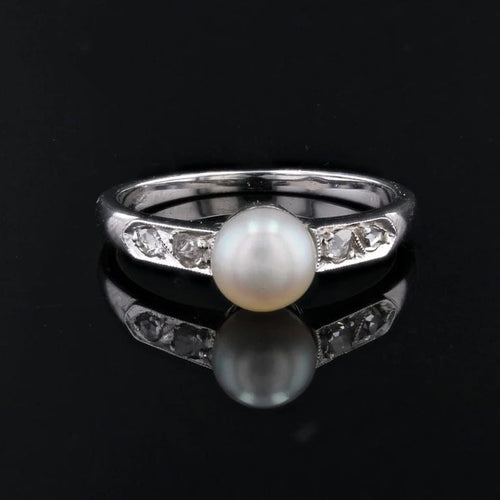 Bague 51 Bague ancienne en or blanc 18 carats, perle et diamants 58 Facettes 23-182