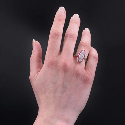 Bague 54 Bague ancienne navette en or jaune 18 carats, platine, diamants et rubis 58 Facettes 23-079