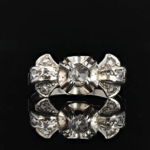Bague 52 Bague nœud Art déco en or blanc 18 carats et diamants 58 Facettes 22-460