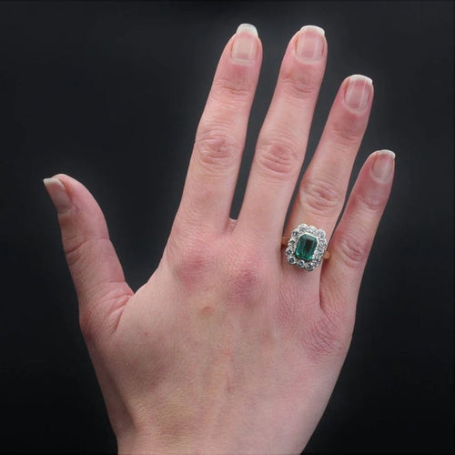 Bague 55 Bague rectangulaire émeraude et diamants en or jaune et platine 58 Facettes 22-490