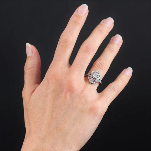 Bague 54 Bague Art déco en or blanc et platine ornée de diamants 58 Facettes 22-427