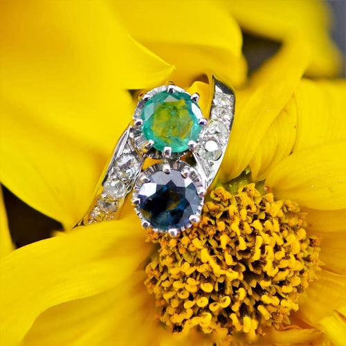 Bague 55 Bague toi et moi émeraude saphir et diamants en or blanc 18 carats 58 Facettes CV80