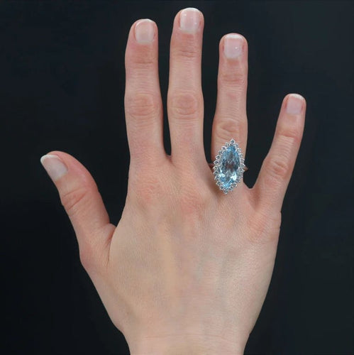 Bague 53 Bague marquise aigue-marine et diamants en or blanc 18 carats 58 Facettes 22-115
