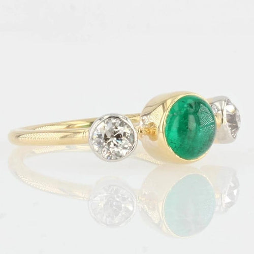 Bague 54 Bague émeraude cabochon et diamants en or jaune 18 carats 58 Facettes 21-727