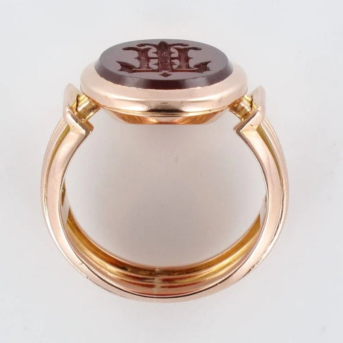 Bague 53 Bague chevalière intaille sur cornaline en or jaune 18 carats 58 Facettes 19-641-51