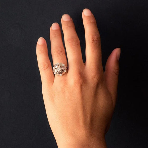 Bague 51 Bague pétales en or blanc 18 carats et diamants 58 Facettes 20-150-49