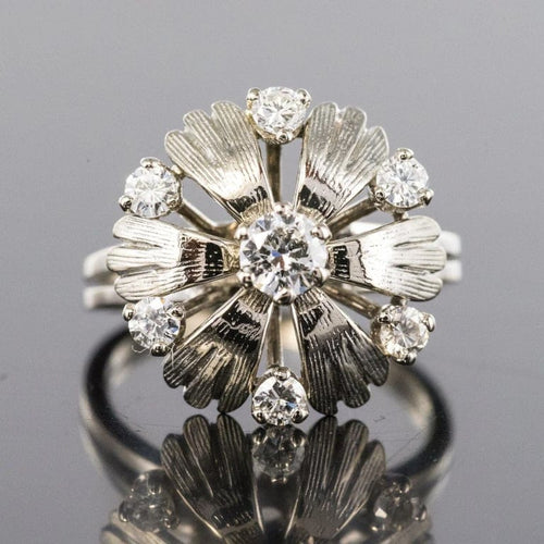 Bague 51 Bague pétales en or blanc 18 carats et diamants 58 Facettes 20-150-49