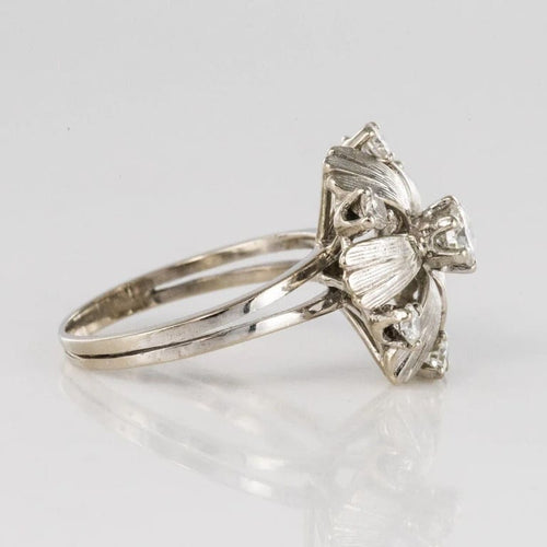 Bague 51 Bague pétales en or blanc 18 carats et diamants 58 Facettes 20-150-49