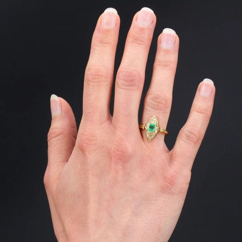 Bague 53 Bague marquise ancienne en or jaune 18 carats, émeraude et diamants 58 Facettes 20-608-48