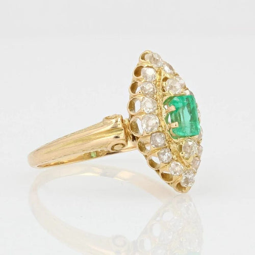 Bague 53 Bague marquise ancienne en or jaune 18 carats, émeraude et diamants 58 Facettes 20-608-48