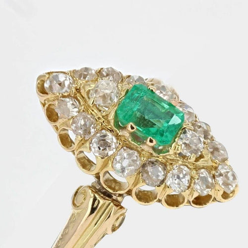 Bague 53 Bague marquise ancienne en or jaune 18 carats, émeraude et diamants 58 Facettes 20-608-48