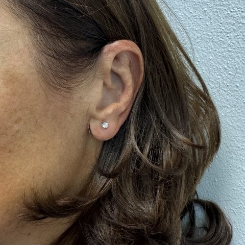 Boucles d'oreilles Boucles d’oreilles puces point de lumière en or blanc 18 kt et diamants 0,20 ct 58 Facettes 36960