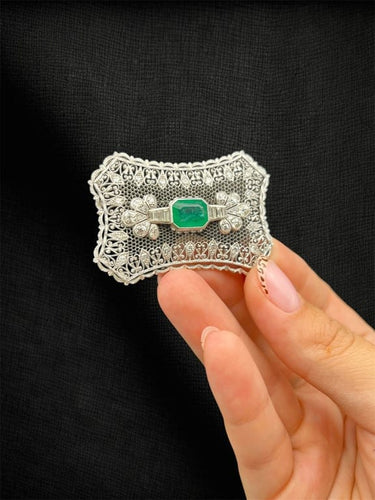 Broche Il Reticolo dei Sogni - Broche en platine diamants et émeraude 58 Facettes spilla platino