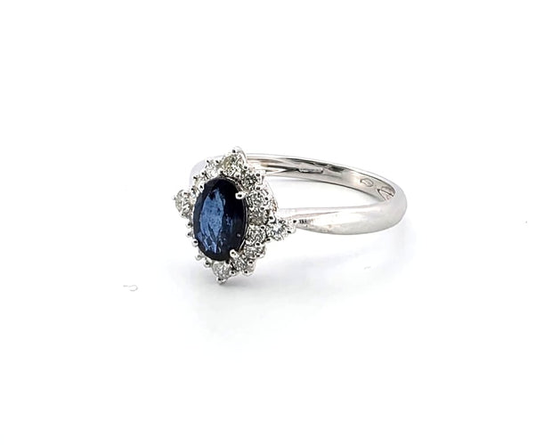 Bague Bague en or blanc avec saphir ovale et diamants 58 Facettes 68/i