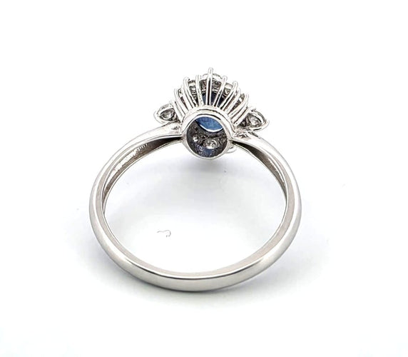 Bague Bague en or blanc avec saphir ovale et diamants 58 Facettes 68/i