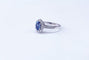 Bague 55 Bague marguerite saphir en or blanc 18K et diamants 58 Facettes BAG.MARGT.S.LIGNE