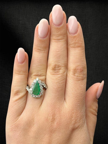 Bague 56 Goccia di Bosco - Bague en or blanc avec émeraude et diamants 58 Facettes anello goccia smeraldo
