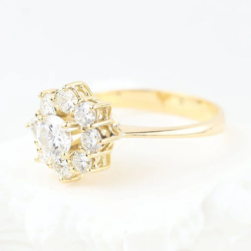 Bague 53 Bague rosette en or jaune 18 carats et diamants taille brillant 58 Facettes