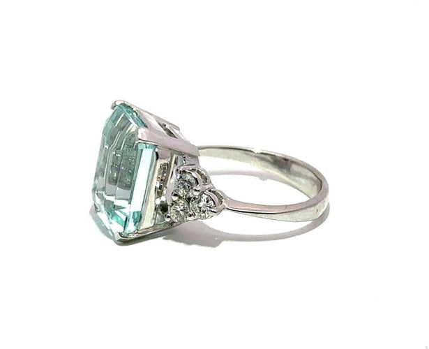 Bague 54 Bague aquamarine taille émeraude et diamants en or blanc 18k 58 Facettes 50423