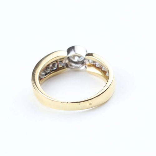 Bague 55 Bague en or jaune 18 carats sertie de diamants taille brillant et princesse 58 Facettes 129555D