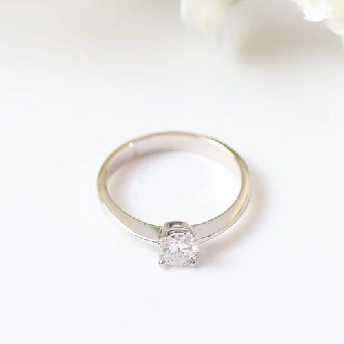 Bague 54 Bague solitaire en or blanc 18 carats avec diamant 58 Facettes 126443
