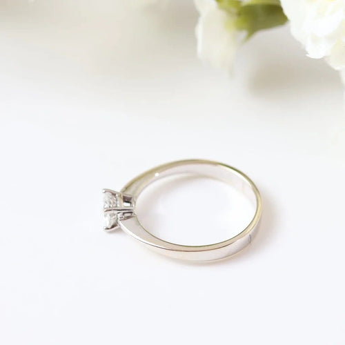 Bague 54 Bague solitaire en or blanc 18 carats avec diamant 58 Facettes 126443