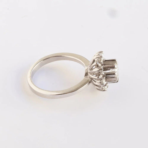 Bague 53 Bague rosette vintage en or blanc 18 carats et diamants 58 Facettes 158/23