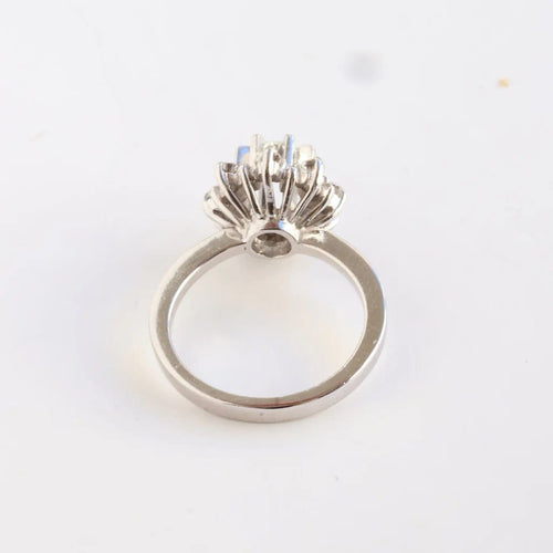 Bague 53 Bague rosette vintage en or blanc 18 carats et diamants 58 Facettes 158/23
