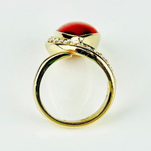 Bague 55 Bague en or jaune 18 carats avec corail et diamants 58 Facettes 1853