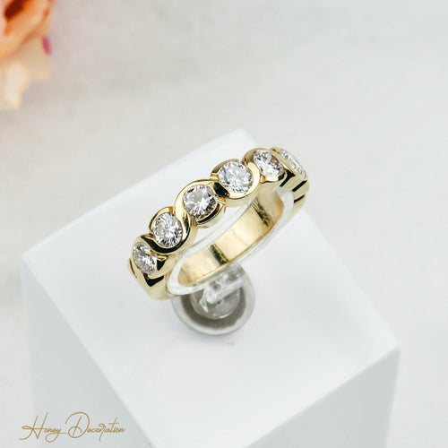 Bague 55 Bague mémoire demi-tour en or jaune 18 carats et diamants 58 Facettes 1592