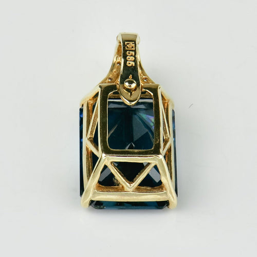 Pendentif Pendentif en or jaune 14K avec topaze et diamants 58 Facettes 1294