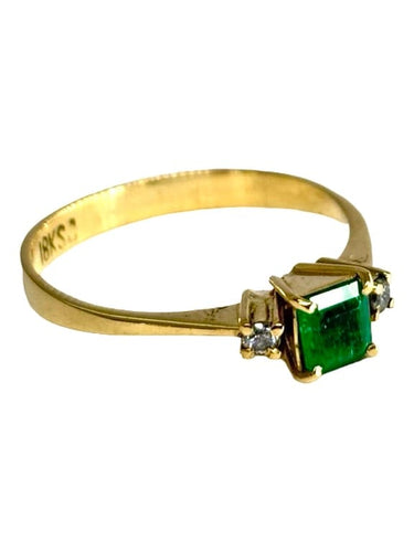 Bague 52 Bague en or jaune 18K avec émeraude 0,40 ct et diamants 58 Facettes 1519