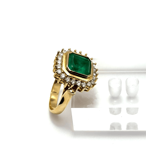 Bague 52 Bague en or jaune 18k avec émeraude naturelle et diamants 58 Facettes 50148