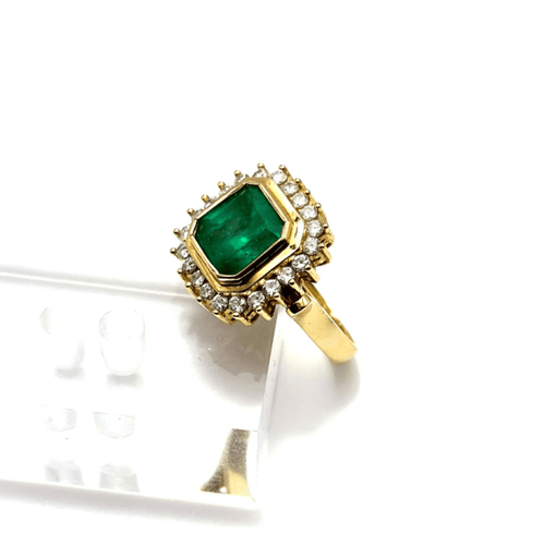 Bague 52 Bague en or jaune 18k avec émeraude naturelle et diamants 58 Facettes 50148