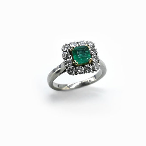 Bague 52 Bague vintage entourage en or jaune, platine, émeraude et diamants 58 Facettes