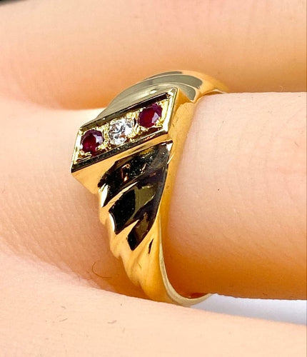Bague 50 Bague jonc en or jaune 18 carats avec diamant et rubis 58 Facettes AB679