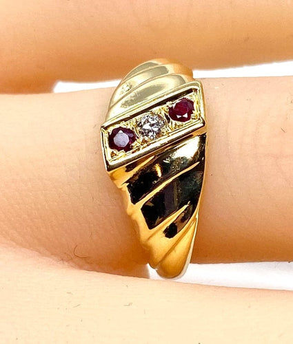 Bague 50 Bague jonc en or jaune 18 carats avec diamant et rubis 58 Facettes AB679