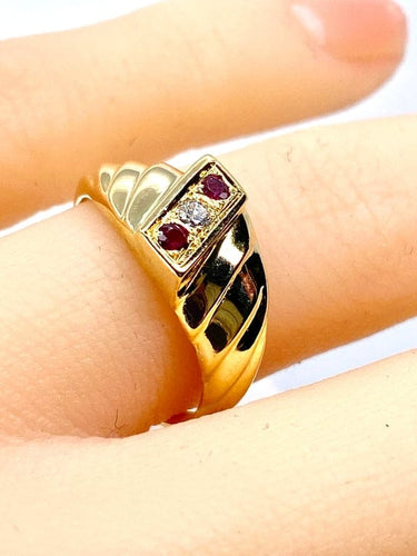 Bague 50 Bague jonc en or jaune 18 carats avec diamant et rubis 58 Facettes AB679