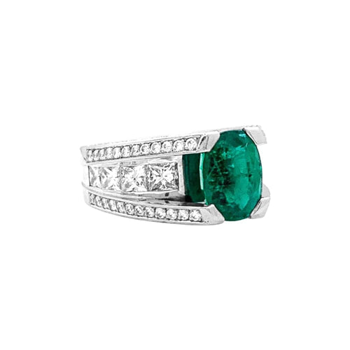 Bague 51 Bague or blanc, émeraude et diamants. 58 Facettes 35347