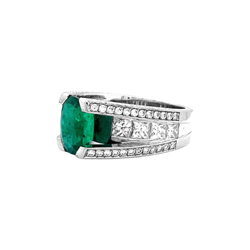 Bague 51 Bague or blanc, émeraude et diamants. 58 Facettes 35347