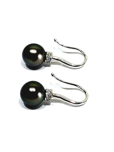 Boucles d'oreilles Boucles d’oreilles en or blanc 18 carats, perles de Tahiti et diamants 58 Facettes 1716762
