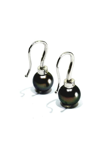 Boucles d'oreilles Boucles d’oreilles en or blanc 18 carats, perles de Tahiti et diamants 58 Facettes 1716762